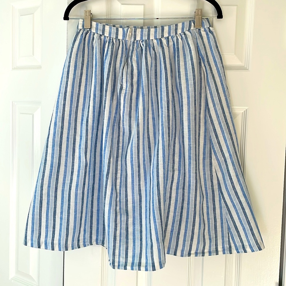 FOREVER21 CONTEMPORARY SIZE S SKIRT